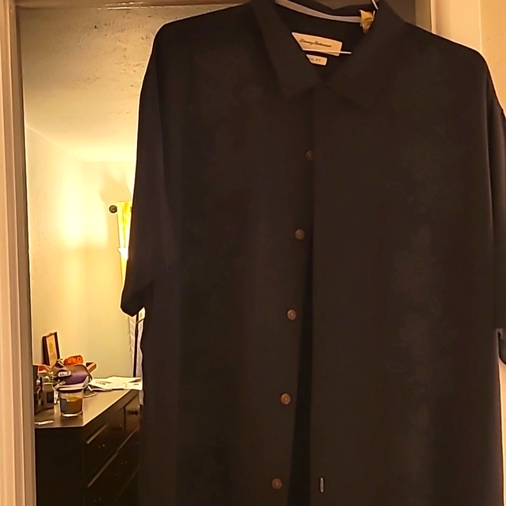Tommy Bahama Nas black dress shirt.
